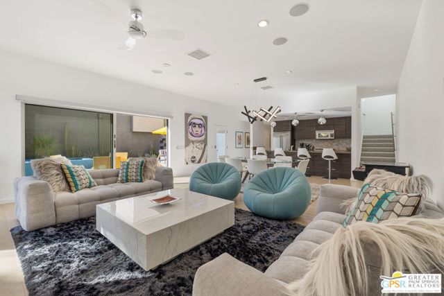 1065 Dane Drive, Palm Springs CA: https://media.crmls.org/mediaz/e3e89ee5-a186-44cf-ab94-a7d9567e0e81.jpg