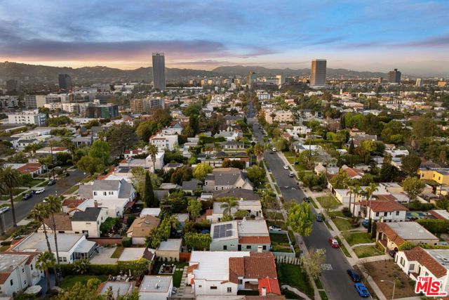 1237 S Curson Avenue, Los Angeles CA: https://media.crmls.org/mediaz/e3e91be3-7e8f-482a-9322-224d9a9e5815.jpg