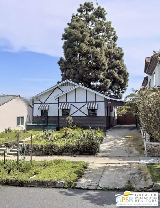 122 S Irena Avenue, Redondo Beach CA: https://media.crmls.org/mediaz/e3ea4272-8a7e-453e-a1b9-0376c9057256.jpg
