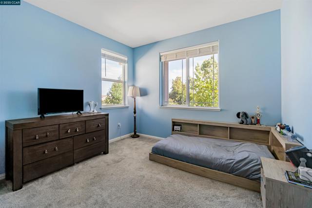 158 Wooley Creek Way, Brentwood CA: https://media.crmls.org/mediaz/e3eadcbd-d733-4e3a-b21a-0202f2f8e38f.jpg