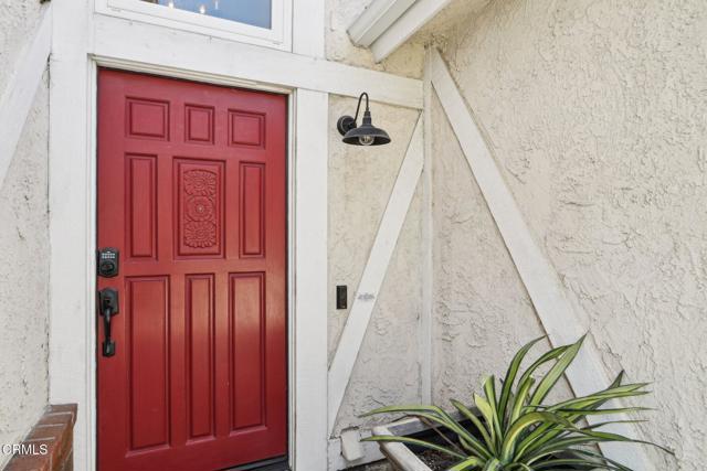 5406 luis Drive, Agoura Hills CA: https://media.crmls.org/mediaz/e3eafd25-1317-4b48-adab-d5107e790471.jpg