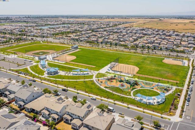 2306 Mozart avenue, Lathrop CA: https://media.crmls.org/mediaz/e3eb6c80-39b0-4cf4-8bd4-e7902f25929b.jpg