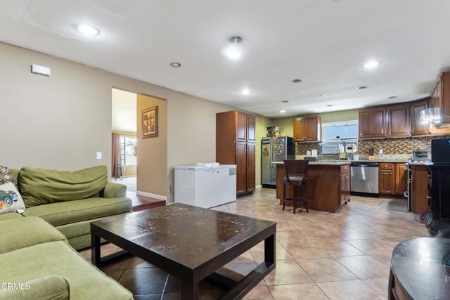 1421 E Abbottson Street, Carson CA: https://media.crmls.org/mediaz/e3eb9a2d-061c-4b91-bf29-bdae09067089.jpg