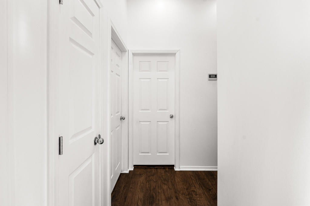 https://media.crmls.org/mediaz/e3eba384-ee82-42c0-aa89-ca09a92cc7d8.jpg?preset=X-Large