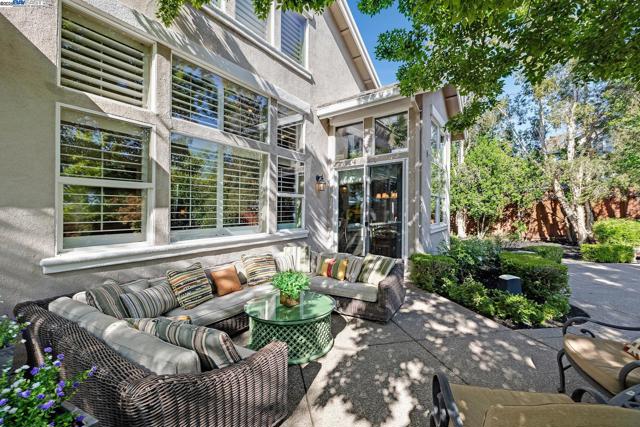 259 Alden Ln, Livermore CA: https://media.crmls.org/mediaz/e3ebd3dc-d772-4b71-b7be-ca6e3a01f911.jpg