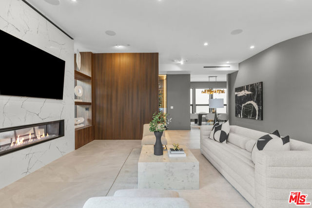 17401 Rancho Street, Encino CA: https://media.crmls.org/mediaz/e3ebfc03-a32f-47c6-9911-295d38d268e3.jpg