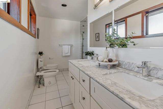 1518 MADERA CT, El Cerrito CA: https://media.crmls.org/mediaz/e3ebfd13-7c5b-4956-a472-495ab93ddab6.jpg