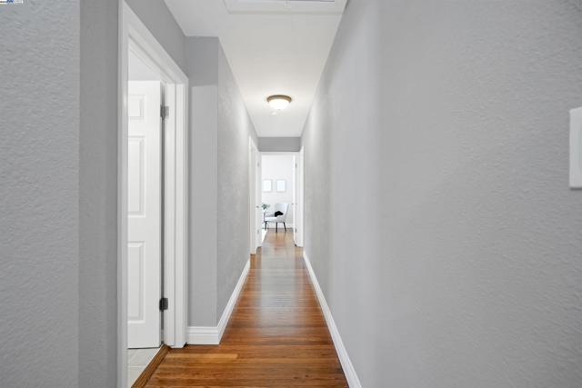 17303 Via Andeta, San Lorenzo CA: https://media.crmls.org/mediaz/e3ec915b-607e-42e1-8418-81deb0300b0f.jpg