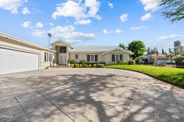 Detail Gallery Image 4 of 63 For 4240 Reyes Dr, Los Angeles,  CA 91356 - 4 Beds | 4/1 Baths