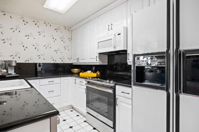 845 N Humboldt Street, San Mateo CA: https://media.crmls.org/mediaz/e3ecccd3-8292-4ac9-8b40-6b765f1c6486.jpg