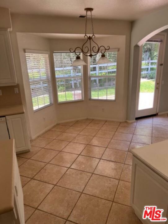 1808 Fallbrook Oaks Court, Fallbrook CA: https://media.crmls.org/mediaz/e3ed2317-0234-46da-a05e-504e53c0e623.jpg