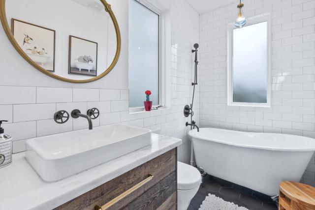 275 Davenport Landing Road, Davenport CA: https://media.crmls.org/mediaz/e3ed57dd-deb5-4d8c-83f5-3d51cd5b59f9.jpg