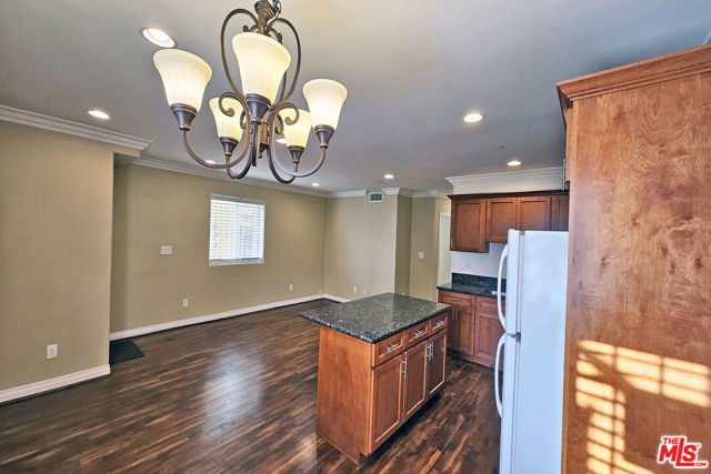 1434 Ricardo St, Los Angeles CA: https://media.crmls.org/mediaz/e3edb003-d3a8-437a-a4c8-4507e90af1bf.jpg