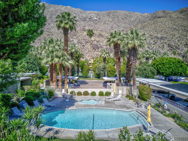 555 W Baristo Road, Palm Springs CA: https://media.crmls.org/mediaz/e3edff18-a191-4628-8cec-20866e51896a.jpg