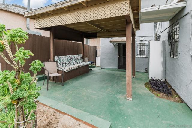 2925 Franklin Ave, San Diego CA: https://media.crmls.org/mediaz/e3edff5b-3e2c-402d-84e3-9dca109258fe.jpg