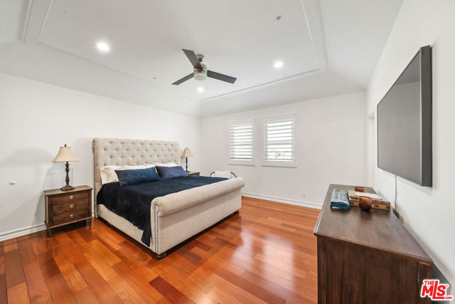 1821 Chastain, Pacific Palisades CA: https://media.crmls.org/mediaz/e3ee1438-9831-429f-91eb-b753b2d1d0c7.jpg