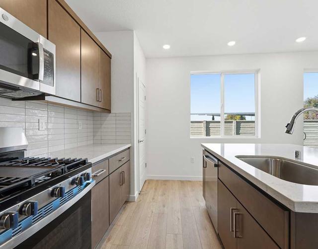 104 Dogwood Street, Hollister CA: https://media.crmls.org/mediaz/e3ee75b0-cd6e-4663-8f3b-6b299a681977.jpg