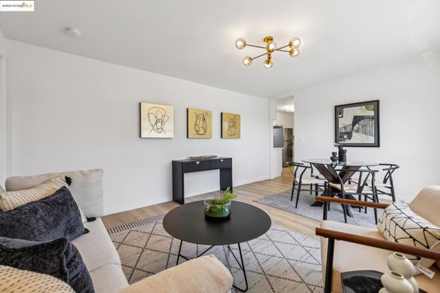 904 41st St, Oakland CA: https://media.crmls.org/mediaz/e3eeffbc-7388-4beb-87b8-db5063a21753.jpg