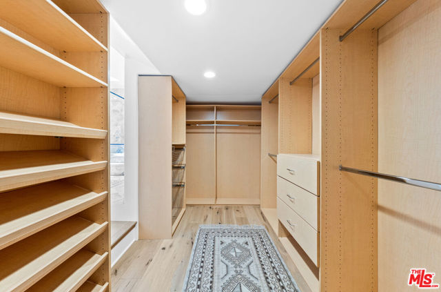 1508 N Beverly Glen Boulevard, Los Angeles CA: https://media.crmls.org/mediaz/e3ef0ae3-6ae4-44cd-96a4-6233643926db.jpg