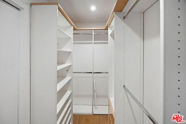 234 S Tower Drive, Beverly Hills CA: https://media.crmls.org/mediaz/e3ef89d0-2581-4edb-8e59-48cc5ea00932.jpg
