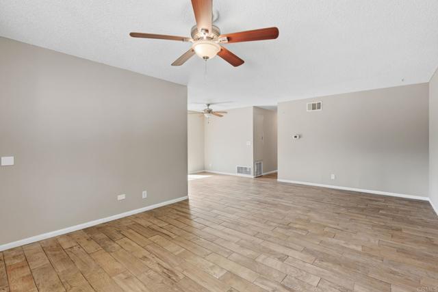 Detail Gallery Image 4 of 27 For 2825 College Bld, Oceanside,  CA 92056 - 3 Beds | 2 Baths