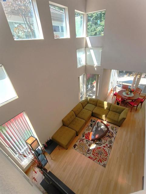 906 Vista Pointe Dr, San Ramon CA: https://media.crmls.org/mediaz/e3ef9cbf-0d56-4183-8906-150a1fa65b20.jpg