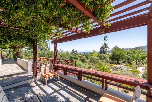165 Golden Oak Drive, Portola Valley CA: https://media.crmls.org/mediaz/e3f022be-b457-4d40-bba2-a4f7d658ff34.jpg