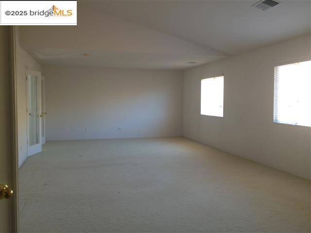 4423 GLEN CANYON CIR, Pittsburg CA: https://media.crmls.org/mediaz/e3f04a62-2e66-407f-9885-341097d8c95b.jpg