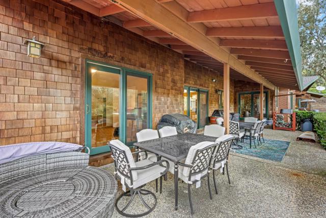 6915 Redwood Retreat Road, Gilroy CA: https://media.crmls.org/mediaz/e3f136a9-762a-4907-a9dd-5365658ddfc1.jpg