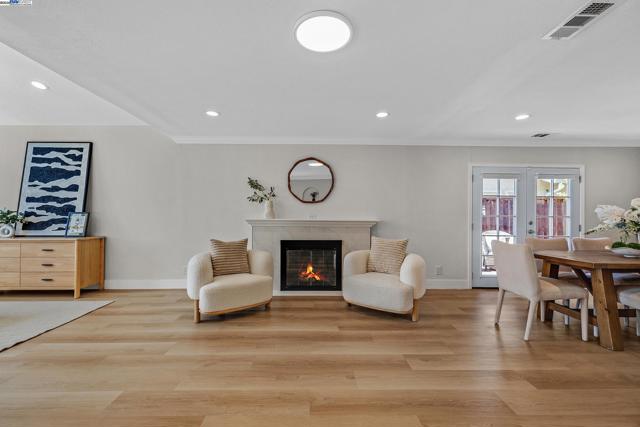 44840 Camellia Dr, Fremont CA: https://media.crmls.org/mediaz/e3f18961-d210-4c7c-a902-87b84c3bb571.jpg