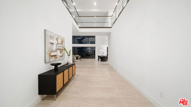 11782 N Hillsborough Lane, Porter Ranch CA: https://media.crmls.org/mediaz/e3f1fd73-a1ec-4410-af31-2b26a191e606.jpg