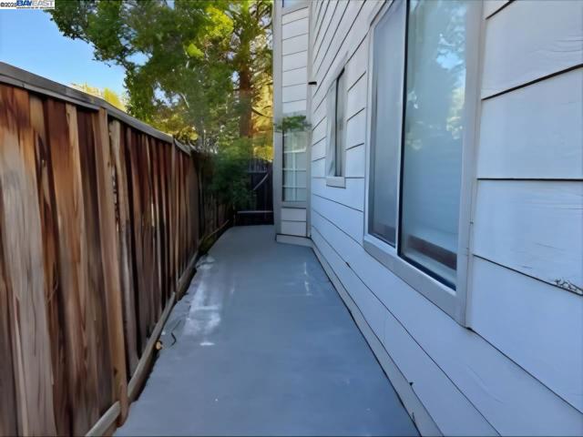 6221 Potrero Dr, Newark CA: https://media.crmls.org/mediaz/e3f29577-0069-4322-a3df-a4db424ad2fe.jpg