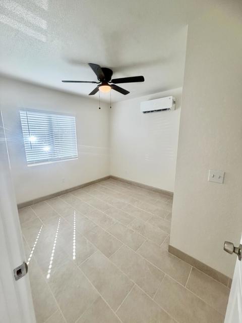 Image 7 of 8 For 52443 Tripoli Way B