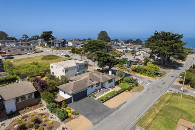 300 4th Street, Montara CA: https://media.crmls.org/mediaz/e3f38c36-15a8-47d2-aa47-715fa0e2f083.jpg