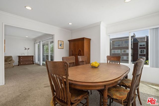 4200 Via Dolce, Marina del Rey CA: https://media.crmls.org/mediaz/e3f39c1f-a3d5-4cfd-be1e-060149e6c4f3.jpg