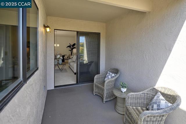 4243 Terra Granada Dr, Walnut Creek CA: https://media.crmls.org/mediaz/e3f3e549-332b-405f-8c7a-474bc51d935a.jpg