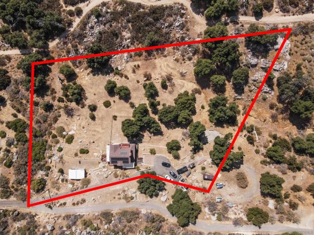 9784 Mizpah Spur, Descanso CA: https://media.crmls.org/mediaz/e3f401fc-103d-41bc-a3a7-af413a22bec5.jpg