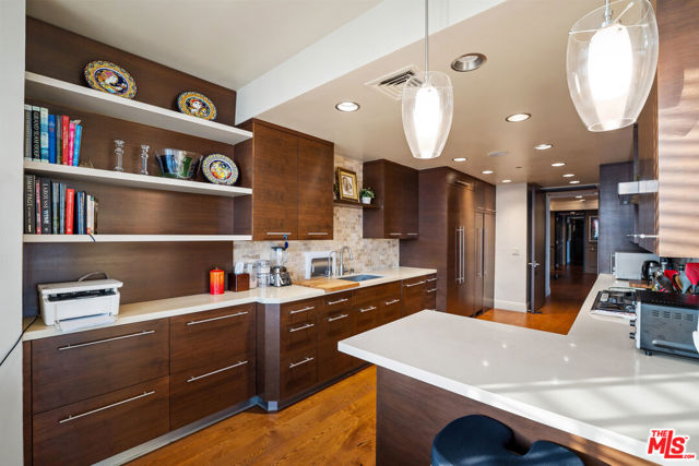 10601 Wilshire Boulevard, Los Angeles CA: https://media.crmls.org/mediaz/e3f457ca-ddda-4cb8-a7b7-3437847ccf47.jpg