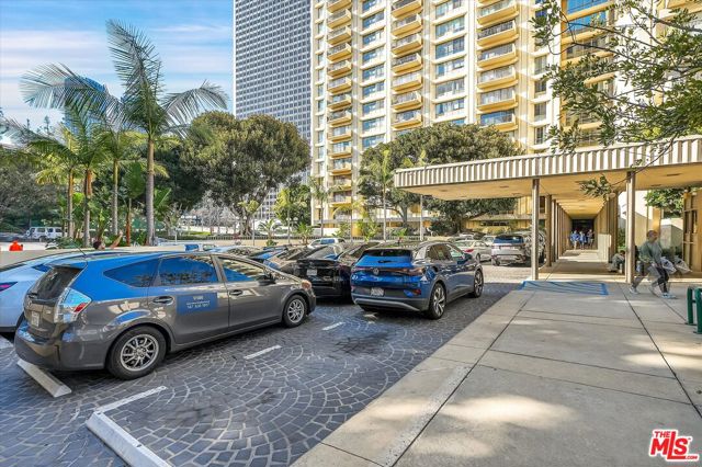 2160 E Century Parkway, Los Angeles CA: https://media.crmls.org/mediaz/e3f4d627-b7d3-4a05-98e0-2d4cc2ed28b7.jpg
