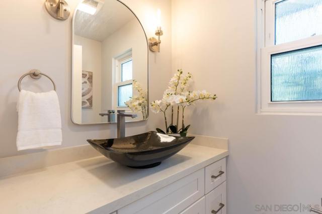 907 Ridge Heights Road, Fallbrook CA: https://media.crmls.org/mediaz/e3f57b26-ff74-4023-a533-b5ee8282b3c8.jpg