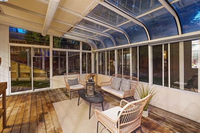 729 Montevino Dr, Pleasanton CA: https://media.crmls.org/mediaz/e3f59645-234c-4730-a68a-e3d443ec56ad.jpg