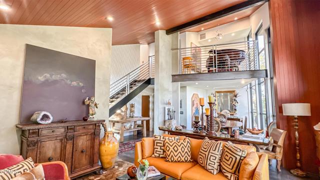 Detail Gallery Image 8 of 38 For 1344 Marianna Rd, Pasadena,  CA 91105 - 4 Beds | 3/1 Baths