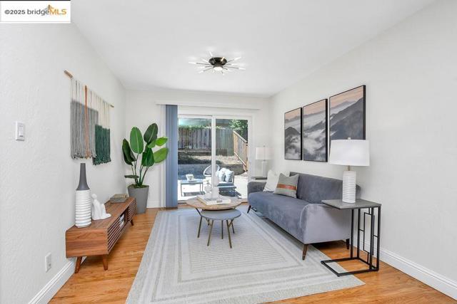 789 E Angela St, Pleasanton CA: https://media.crmls.org/mediaz/e3f61e48-87e5-4ccc-bbd1-88dce2bb020a.jpg