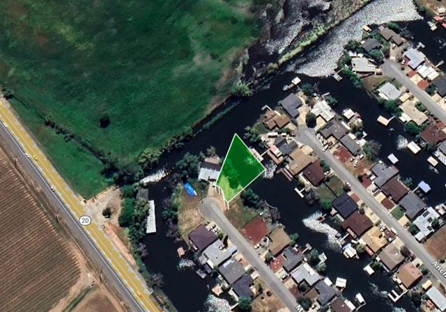 13489 Marina, Clearlake Oaks CA: https://media.crmls.org/mediaz/e3f6b096-afc5-4af0-86a5-35e4d67dd4d6.jpg