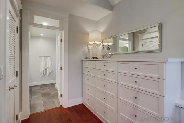 240 B Avenue, Coronado CA: https://media.crmls.org/mediaz/e3f6d376-7bde-4601-a289-9a38ab2bd2ba.jpg