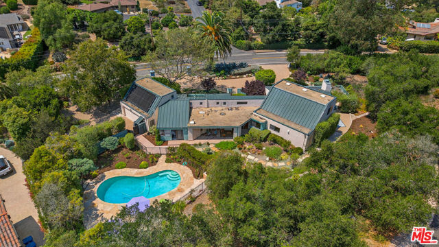 520 Barker Pass Road, Santa Barbara CA: https://media.crmls.org/mediaz/e3f731d3-2a9a-4654-ae55-9838183990b1.jpg