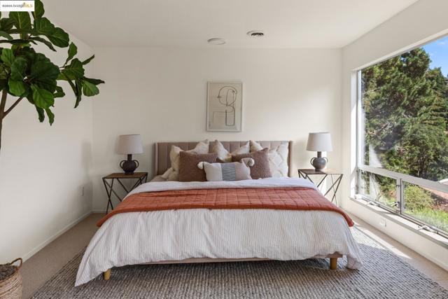 1148 Cragmont Ave, Berkeley CA: https://media.crmls.org/mediaz/e3f76c38-ffe1-4d6c-abff-8f2109a129f4.jpg