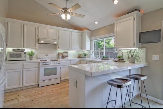 18240 Ransen Court, Morgan Hill CA: https://media.crmls.org/mediaz/e3f8136e-d5b8-4316-8a9c-c4abaabae92c.jpg