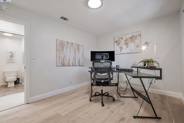 36339 Beech Pl, Newark CA: https://media.crmls.org/mediaz/e3f8311d-e6c0-47cf-aca2-9cbd9f9ebaaf.jpg
