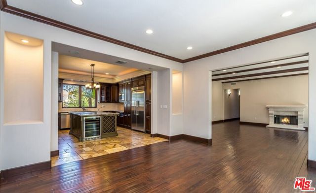 5427 Genesta Avenue, Encino CA: https://media.crmls.org/mediaz/e3f90fb3-3d7e-49ed-8bba-d20ba0b0f910.jpg